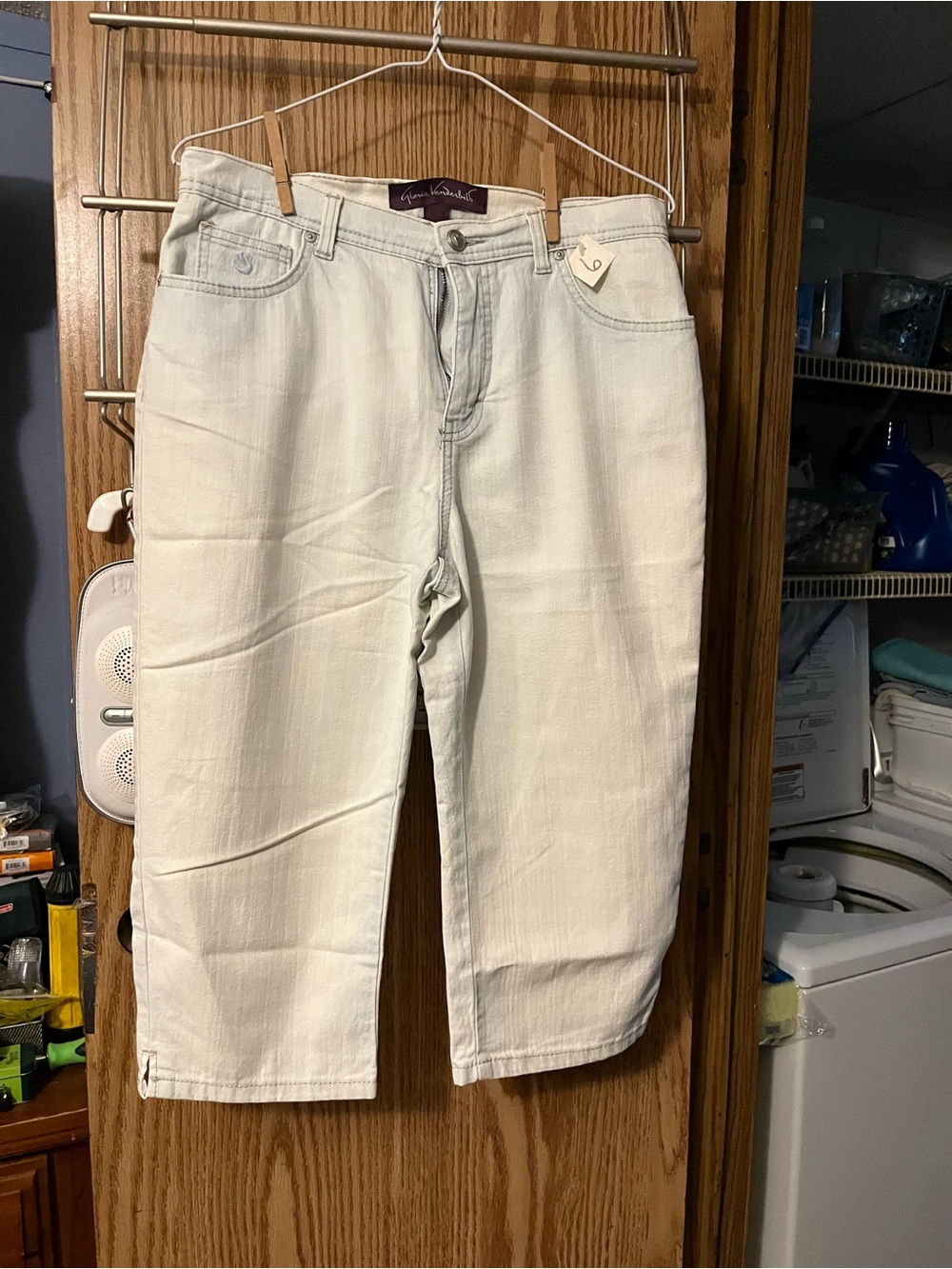 Gloria Vanderbilt Cream Cropped Capri Pants